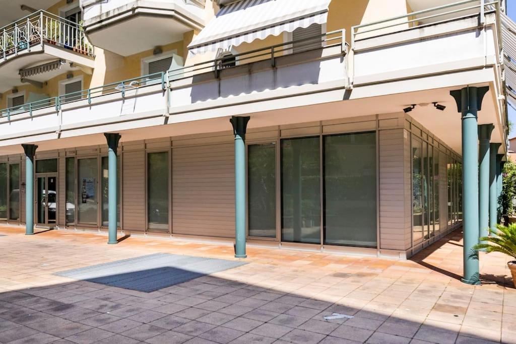 Appartamento Centrale Vicino Spiagge E Ciclabile + Box-Auto ! Arma di Taggia Esterno foto